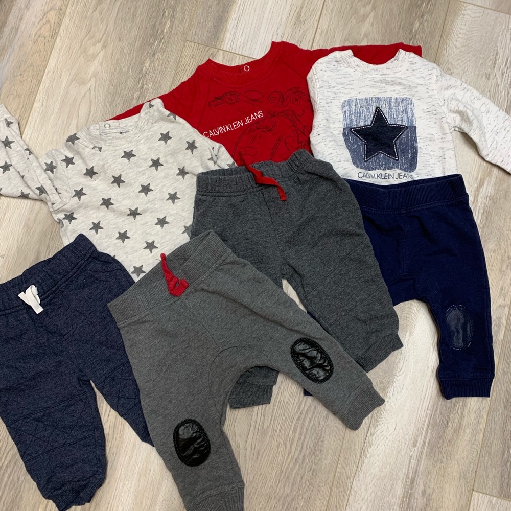 Bundle of Calvin Klein baby sweat suits size 3-6m